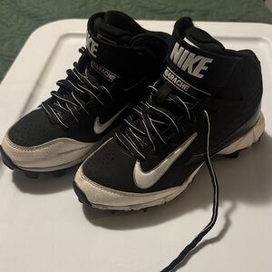 Nike Black and White Huarache Sneakers